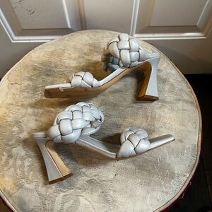 Marc Fisher Hammy Braided leather Gray strappy Sandals Sz 7M